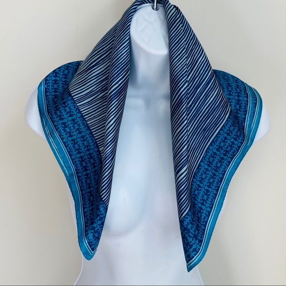 Beautiful Blues VintageVera Versatile Square Scarf - Picture 2 of 10